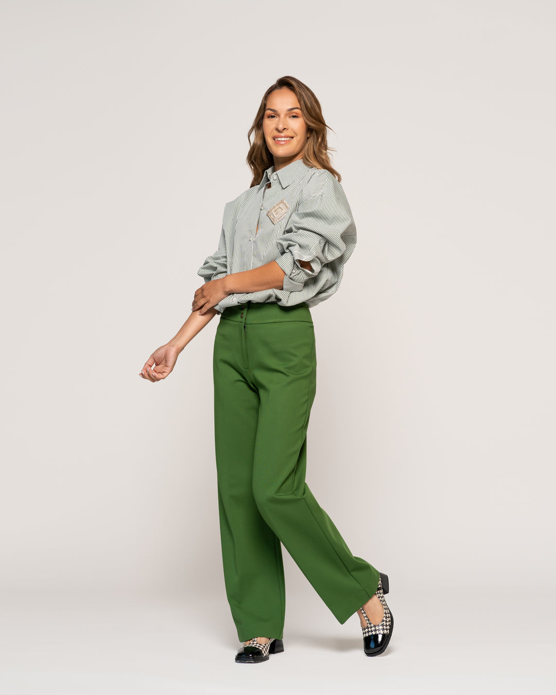 Blusa Joaquina Verde Ajustada Cuello V Manga Larga Ludovica