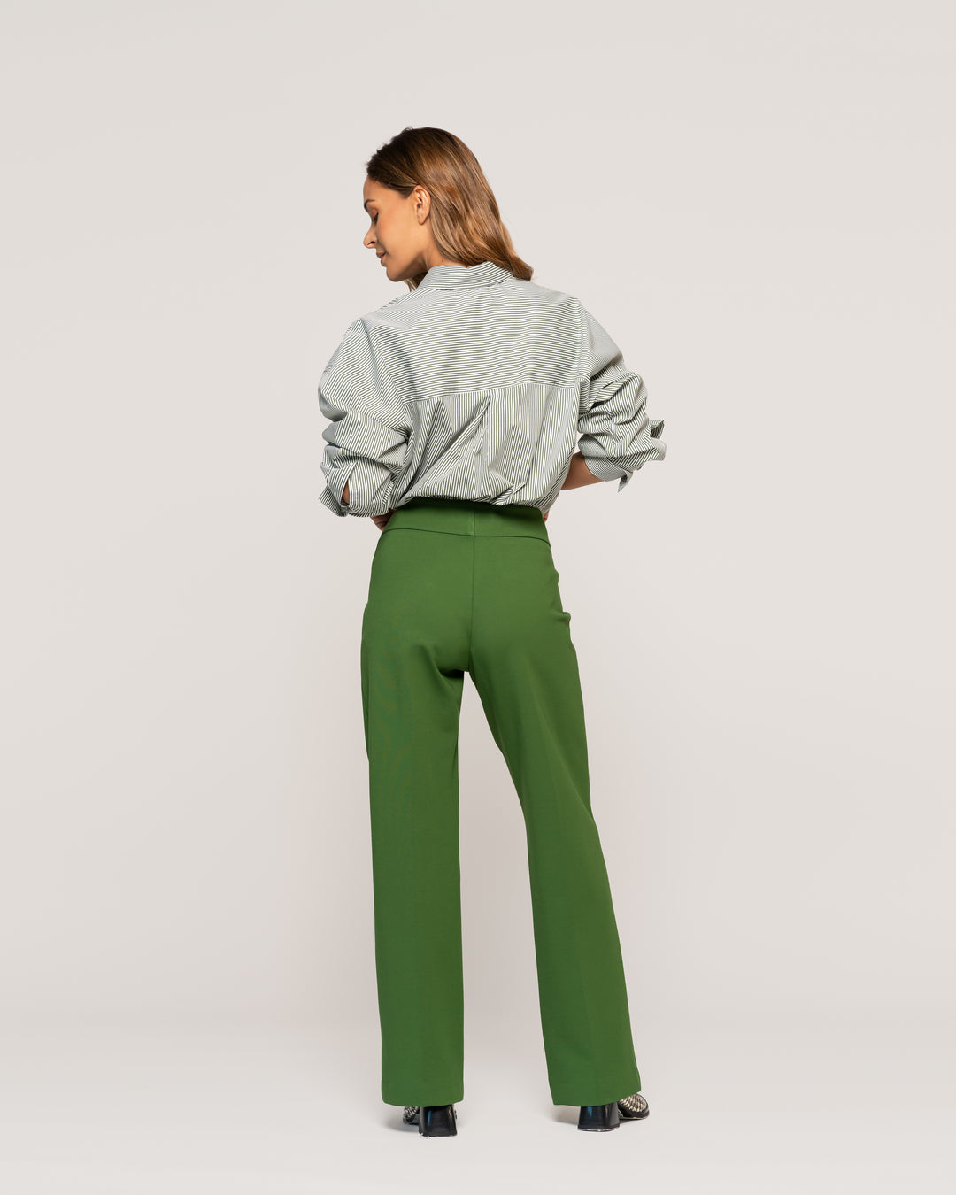 Blusa Joaquina Verde Ajustada Cuello V Manga Larga Ludovica