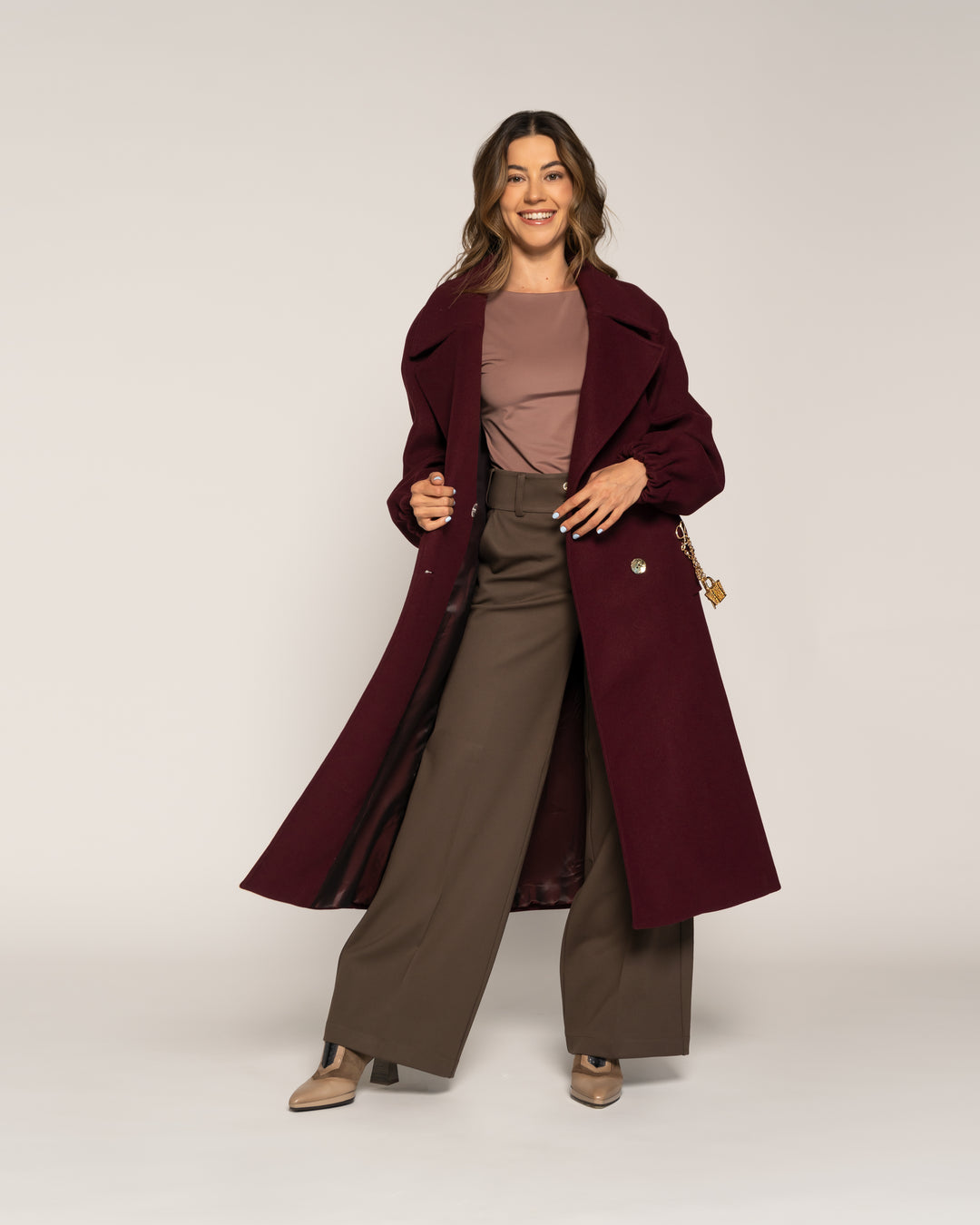 Abrigo Constanza Vino Cruzado Cuello solapa cruzada Manga larga Ajustada Puño ajustado Mujer