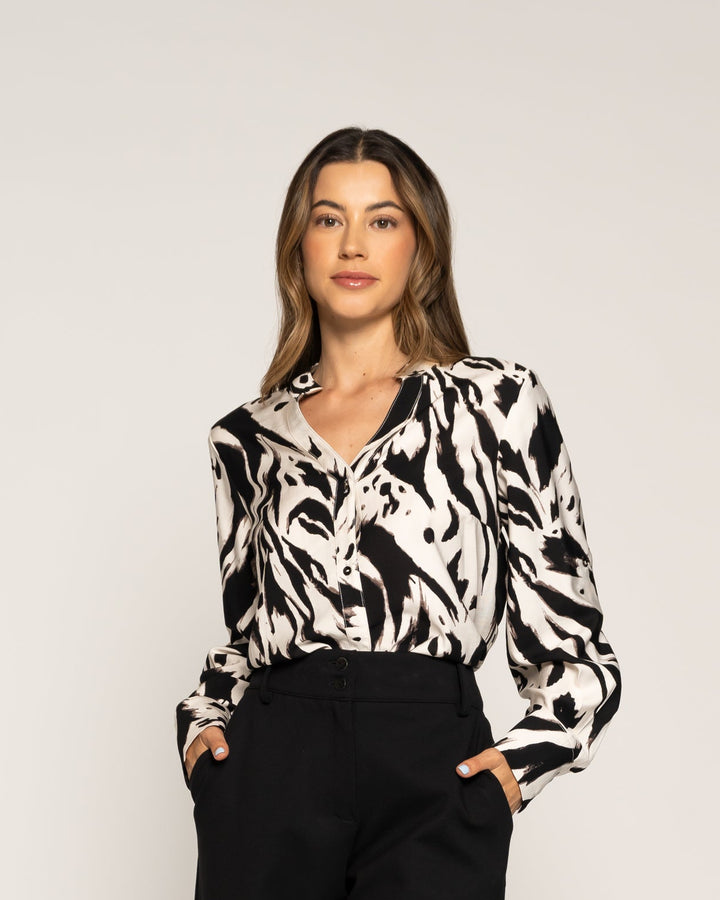 Blusa Ana Negra Ajustada Cuello V Manga Larga Ludovica