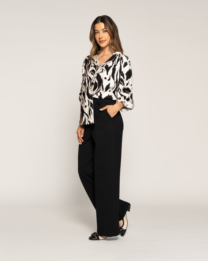 Blusa Ana Negra Ajustada Cuello V Manga Larga Ludovica