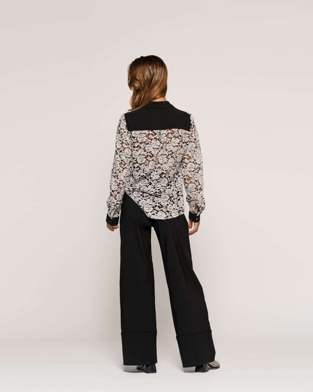 Blusa Fiorella Tiza Fluida Cuello V Manga Larga Ludovica