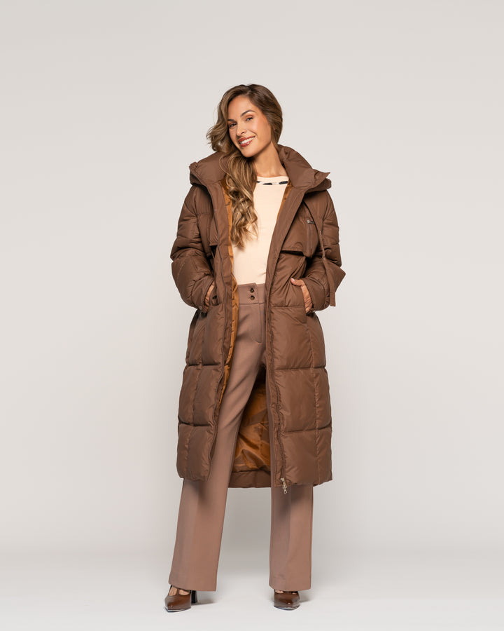Parka Irene Café Acolchada Largo Medio Capucha Ludovica