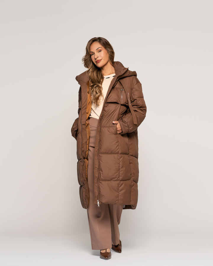 Parka Irene Café Acolchada Largo Medio Capucha Ludovica