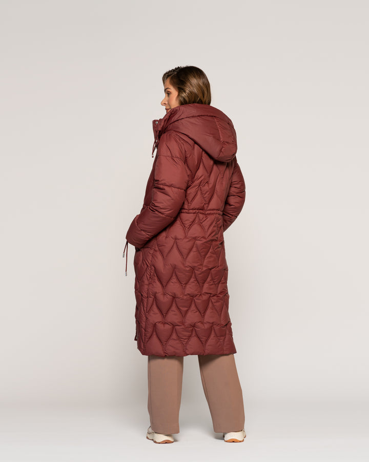 Parka Jimena Vino Acolchado Geométrico Largo Medio Capucha Ludovica