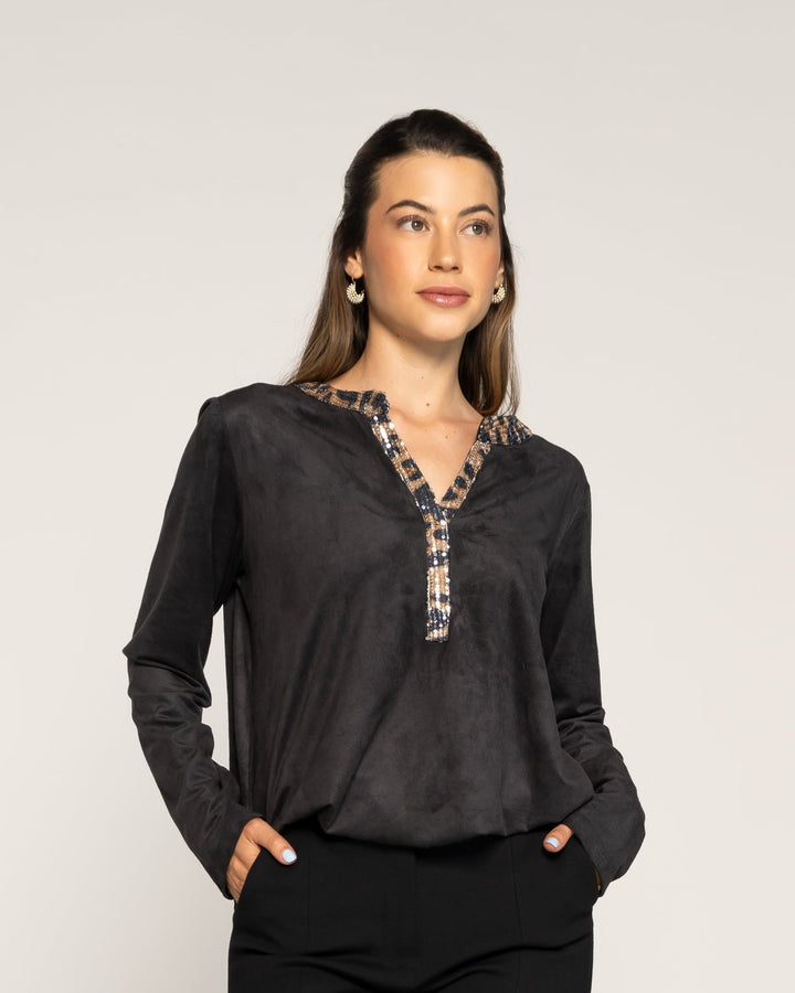 Polera Filomena Negro Regular Cuello V Manga Larga Ludovica