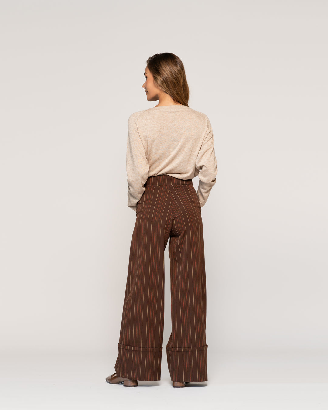 Polera Elvira Beige Ajustada Cuello Alto Manga Larga Ludovica