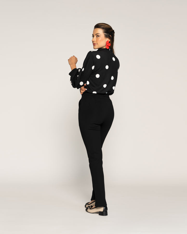 Polera Marcela Negro Regular Cuello Alto Manga Larga Ludovica