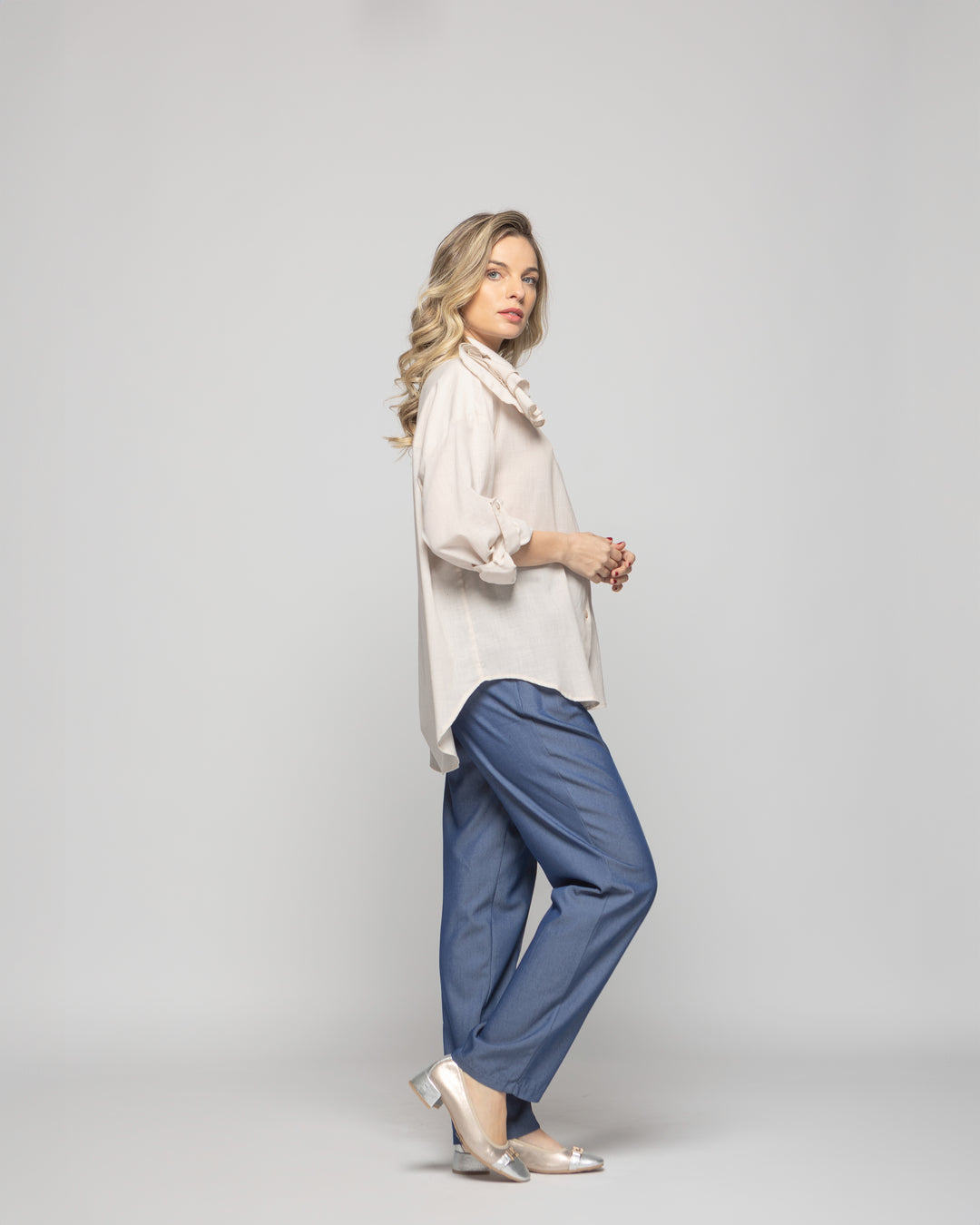 Blusa Mujer Buganvilla Camisera Viscosa Manga Larga Detalle Flor Beige Ludovica