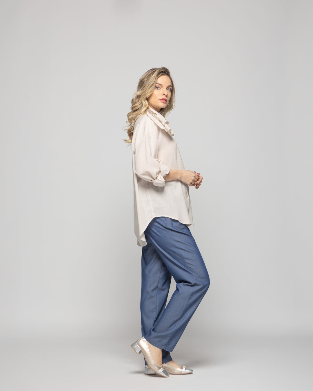 Blusa Mujer Buganvilla Camisera Viscosa Manga Larga Detalle Flor Beige Ludovica