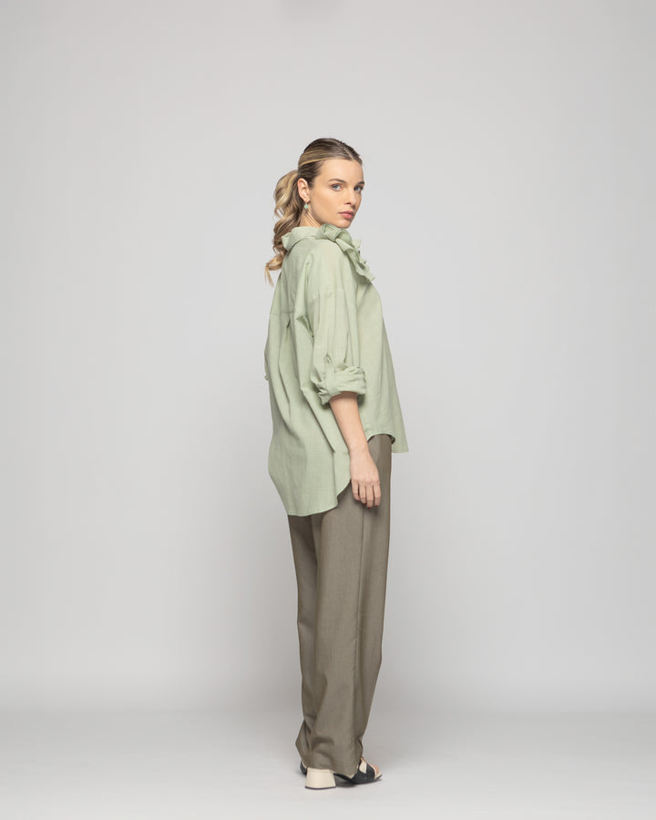 Blusa Mujer Buganvilla Camisera Viscosa Manga Larga Detalle Flor Verde Salvia Ludovica