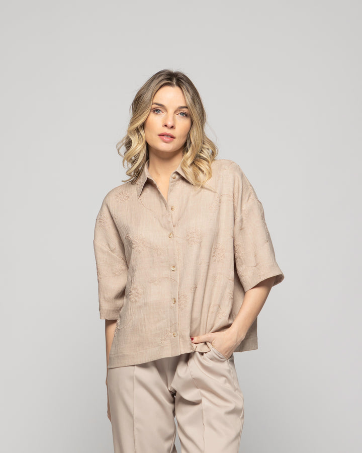 Blusa Mujer Cineraria Camisera Bordada Manga Corta Beige Ludovica