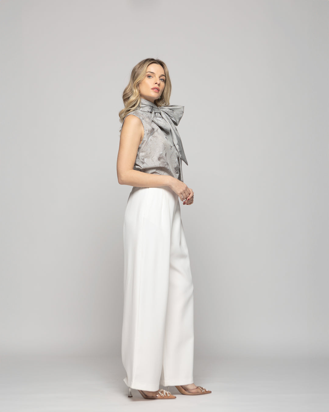 Blusa Mujer Gazania Sin Mangas Lazo Pañuelo Estampado Gris Perla Ludovica