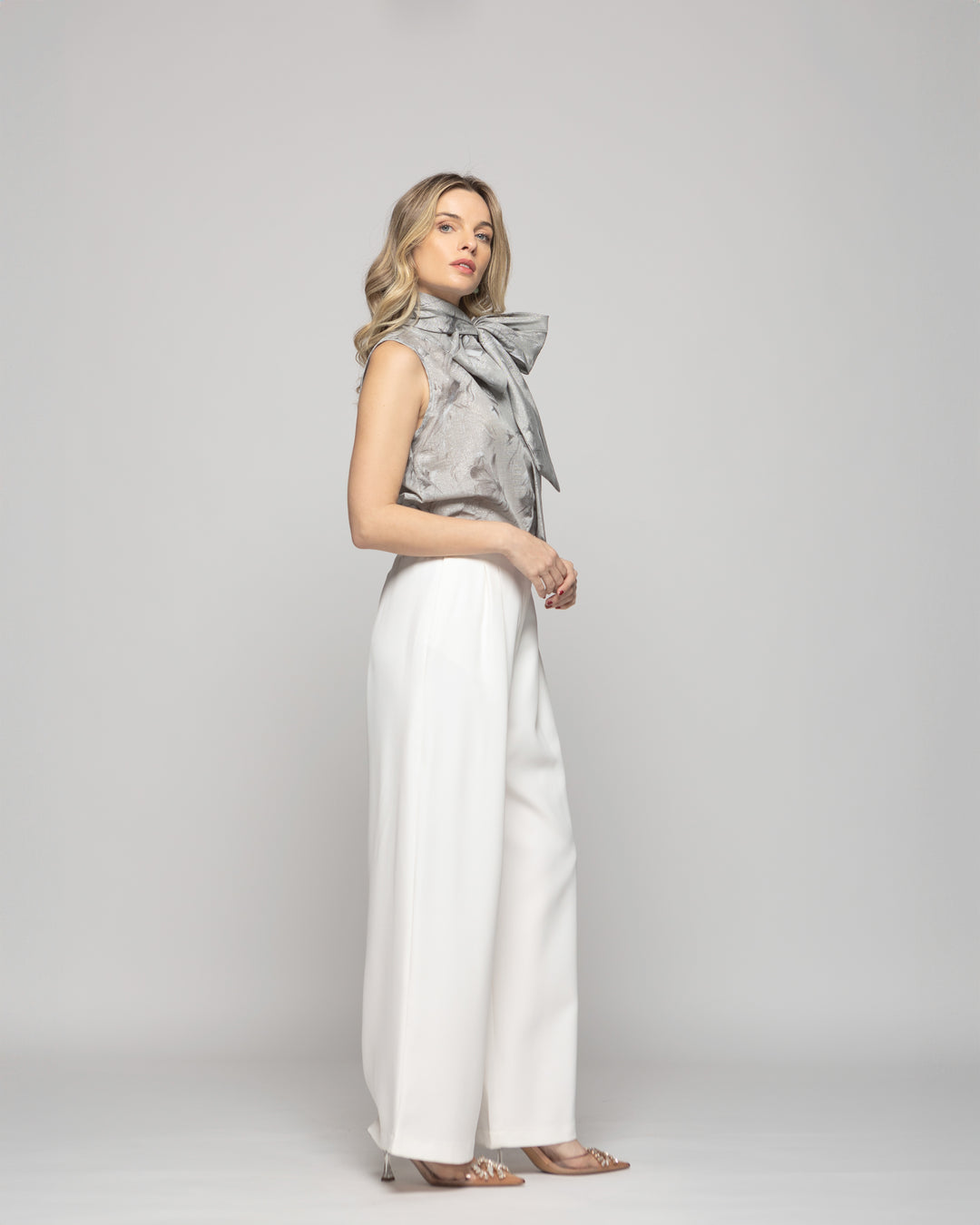 Blusa Mujer Gazania Sin Mangas Lazo Pañuelo Estampado Gris Perla Ludovica