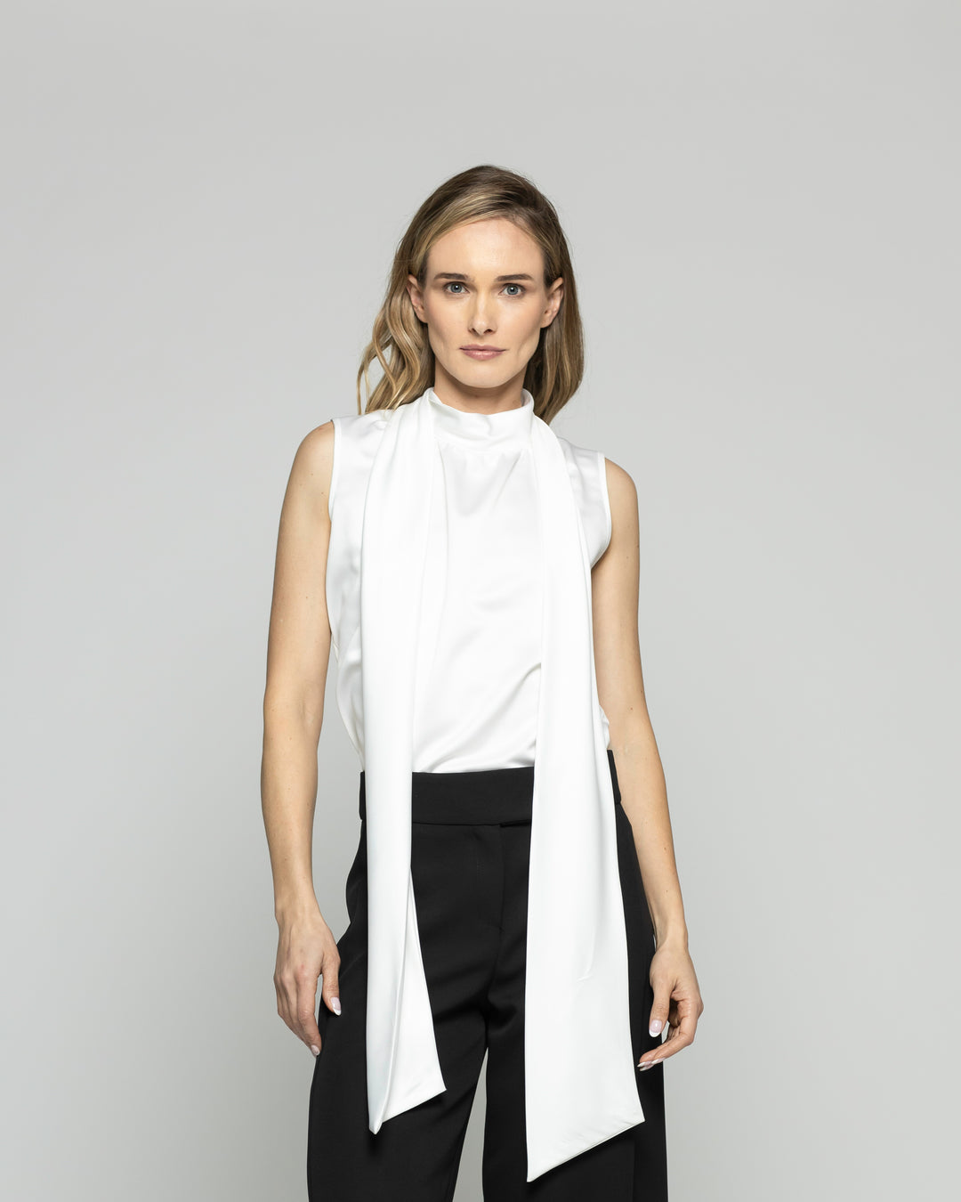 Blusa Mujer Gazania Sin Mangas Lazo Pañuelo Liso Blanco Crudo Ludovica