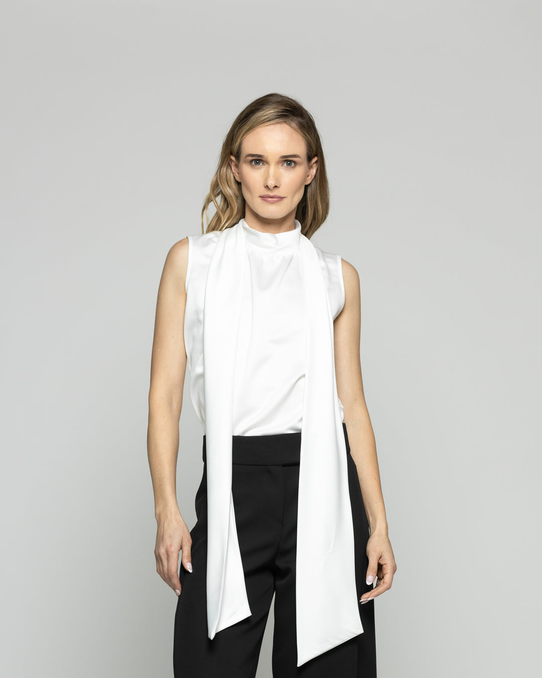 Blusa Mujer Gazania Sin Mangas Lazo Pañuelo Liso Blanco Crudo Ludovica