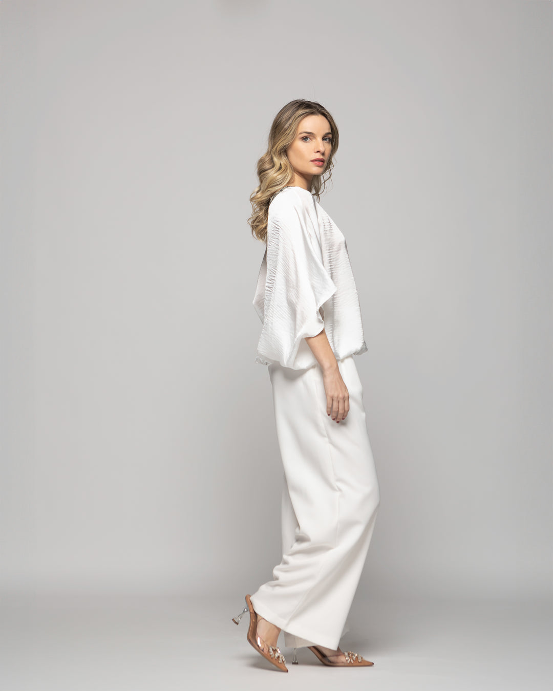 Blusa Mujer Girasol Satinada Detalle Lentejuelas Blanca Crudo Ludovica