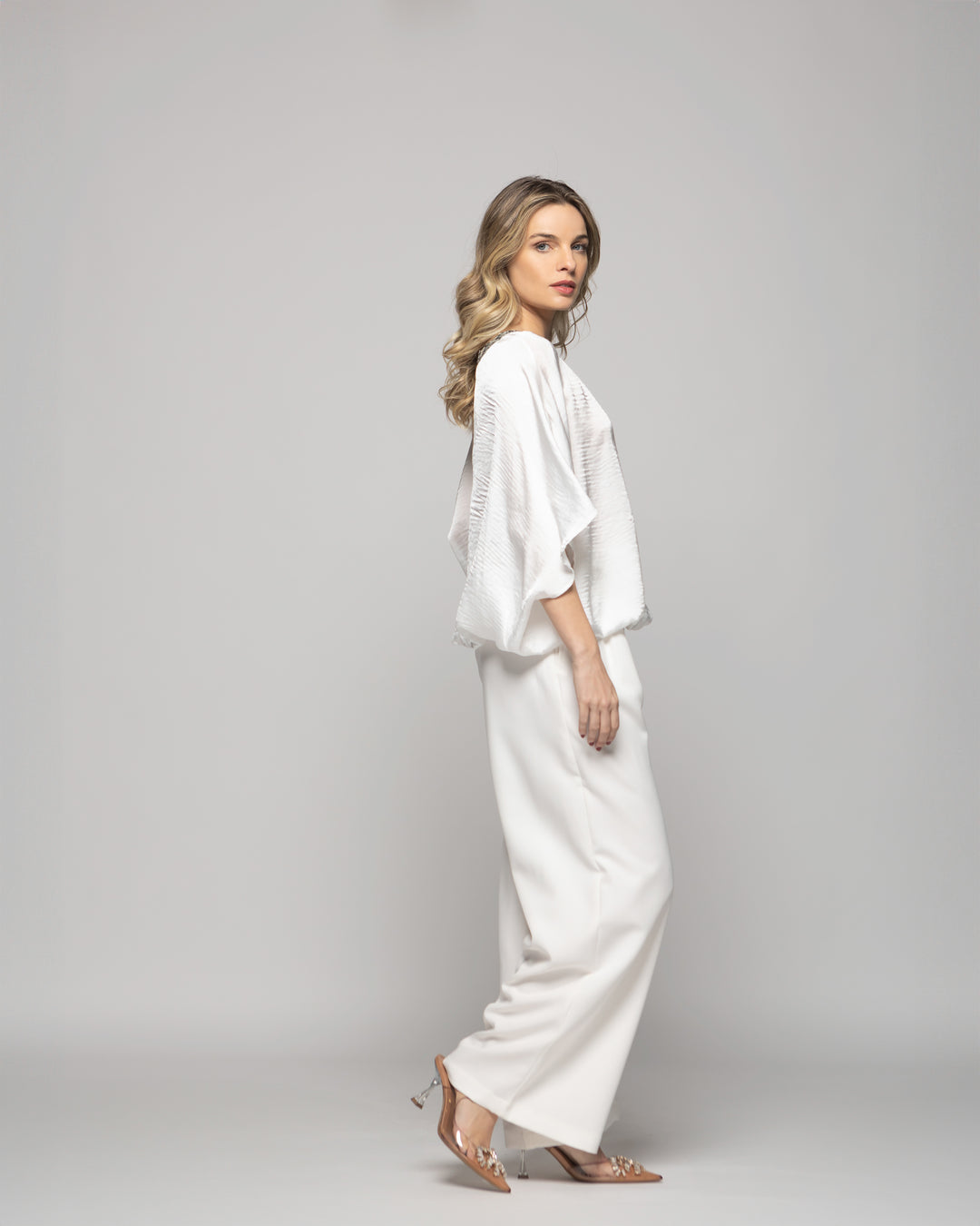 Blusa Mujer Girasol Satinada Detalle Lentejuelas Blanca Crudo Ludovica