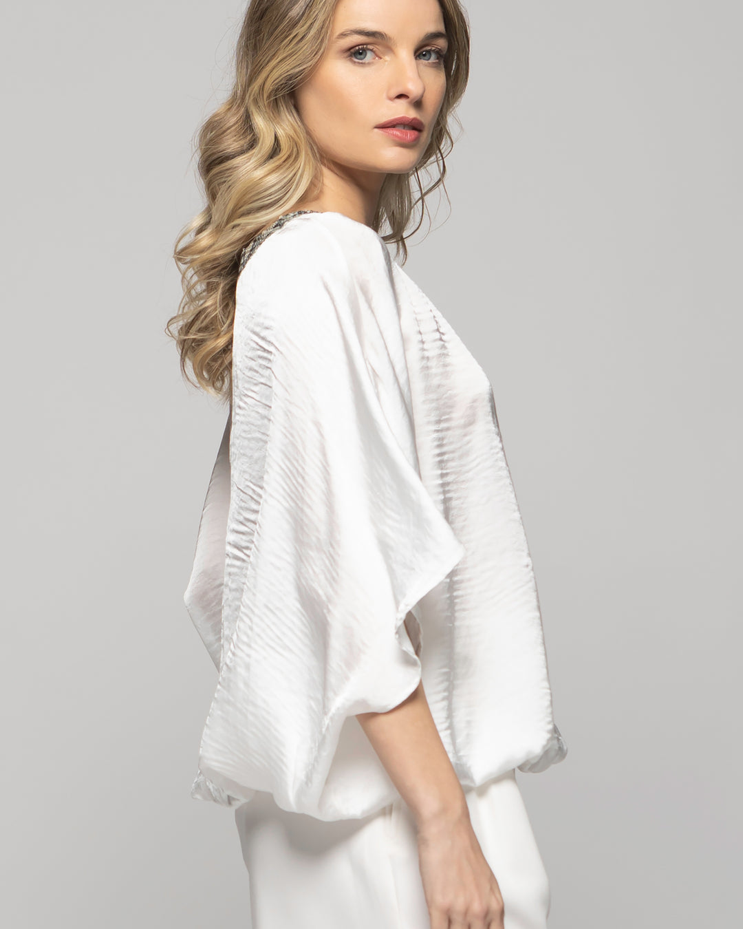 Blusa Mujer Girasol Satinada Detalle Lentejuelas Blanca Crudo Ludovica
