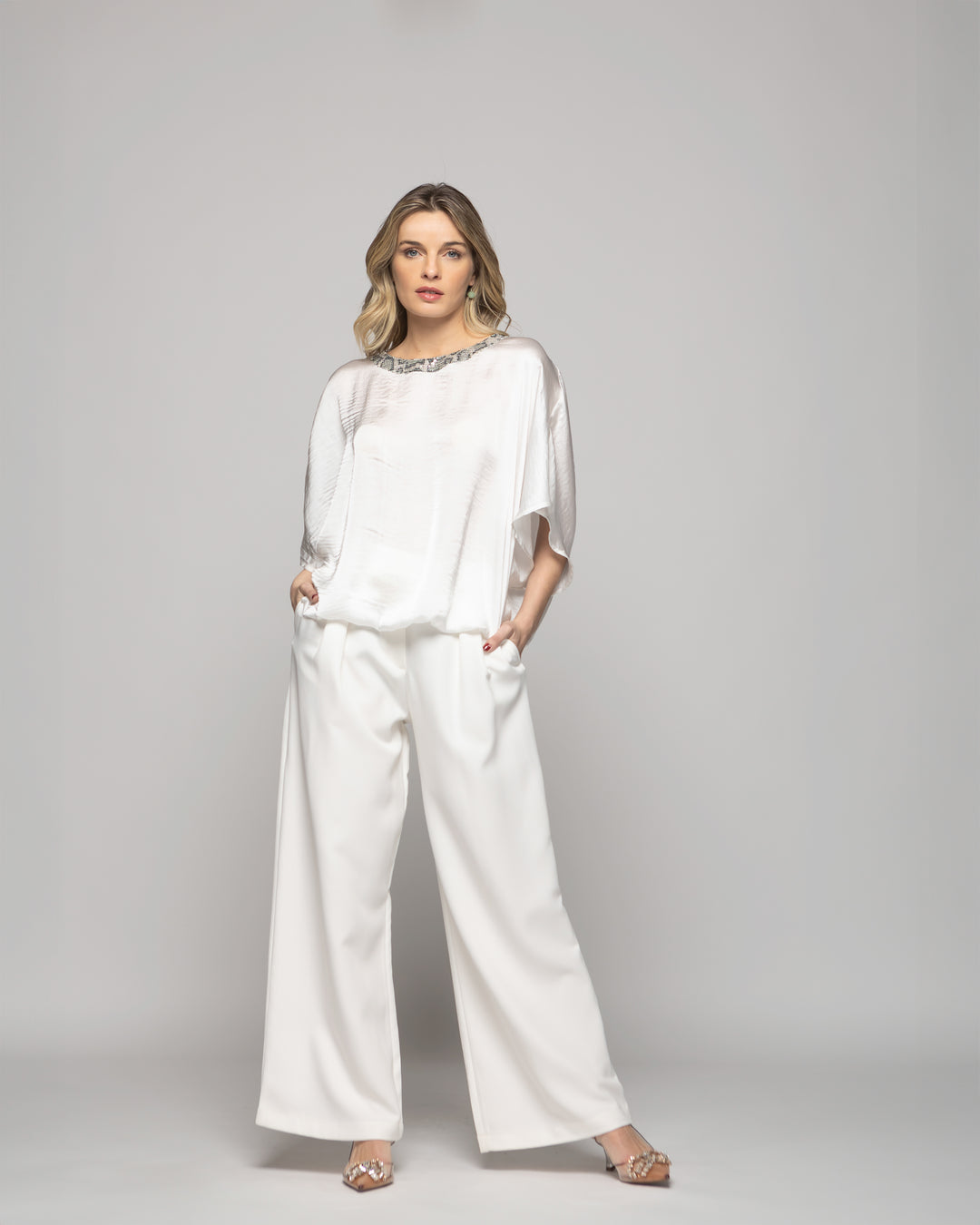Blusa Mujer Girasol Satinada Detalle Lentejuelas Blanca Crudo Ludovica