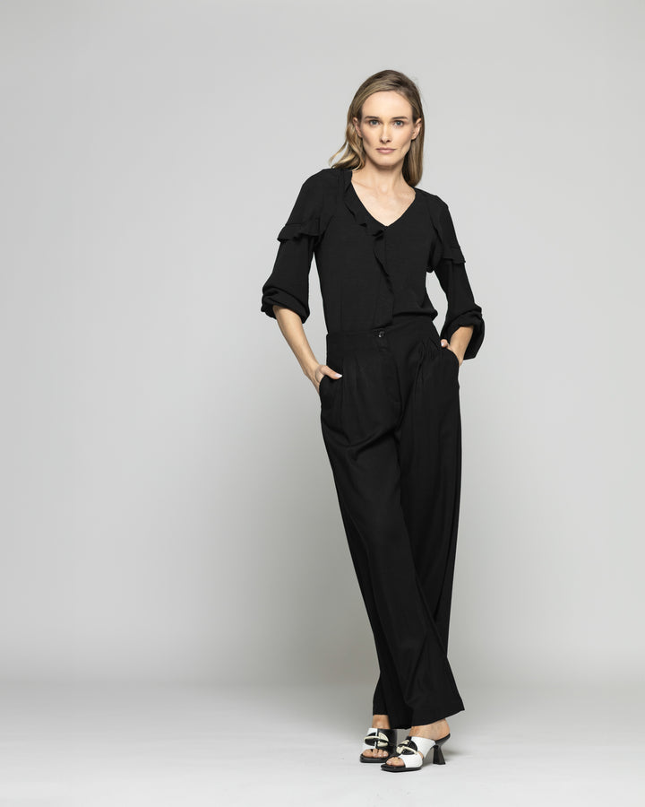 Blusa Mujer Eucomis Escote V Volantes Mangas 3/4 Negra Ludovica