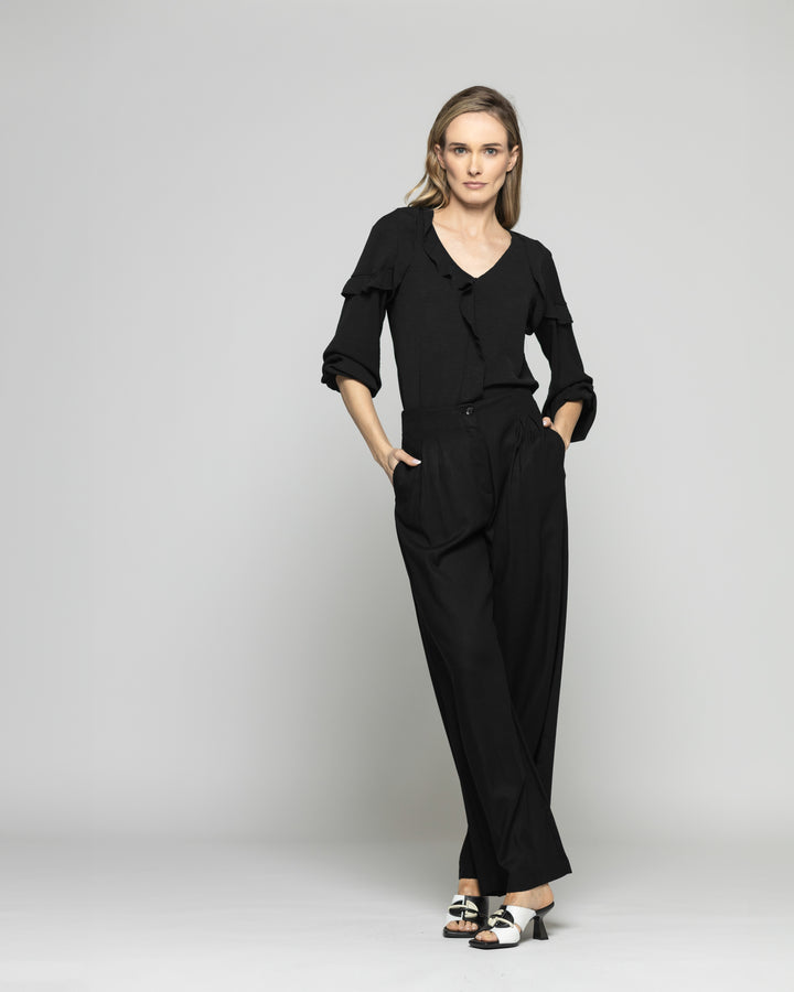 Blusa Mujer Eucomis Escote V Volantes Mangas 3/4 Negra Ludovica