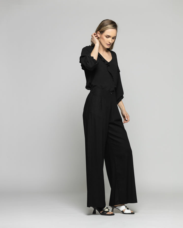 Blusa Mujer Eucomis Escote V Volantes Mangas 3/4 Negra Ludovica