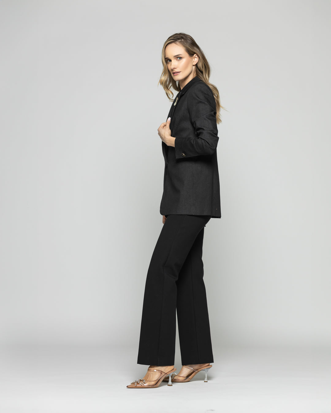 Blazer Mujer Jacarandá Clásico Con Prendedores Denim Negro Ludovica
