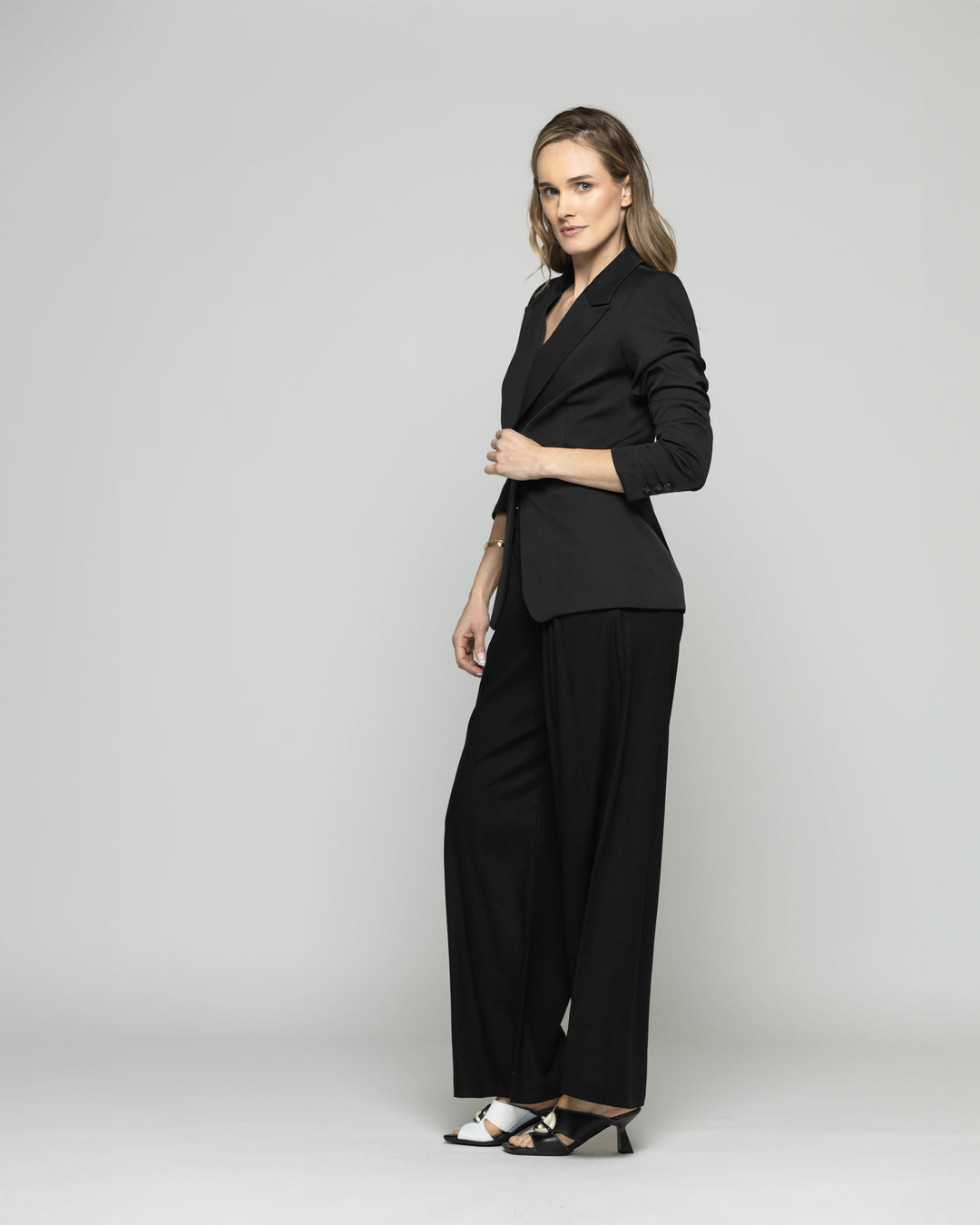 Blazer Mujer Magnolia Clásico Liso Negro Ludovica