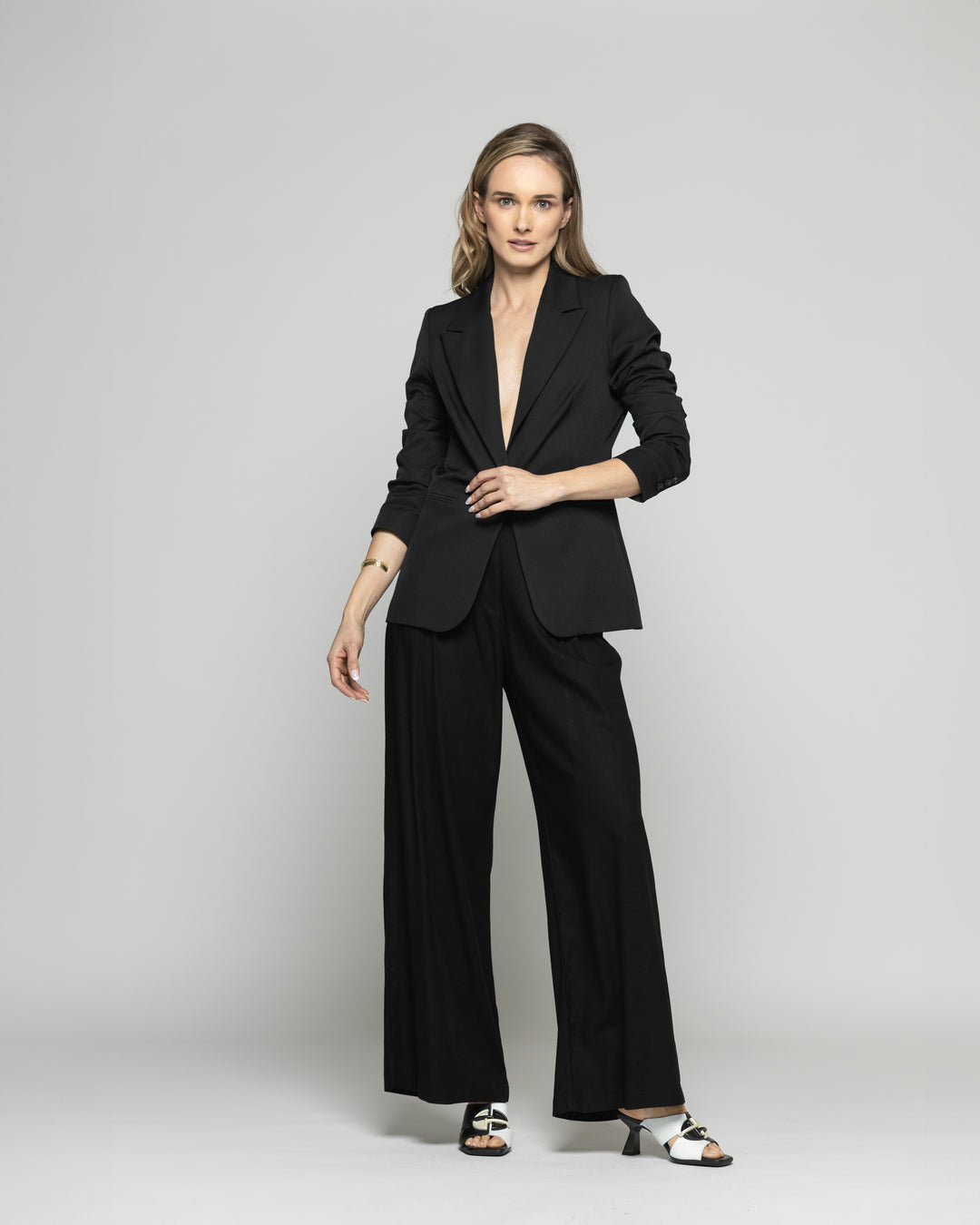 Blazer Mujer Magnolia Clásico Liso Negro Ludovica