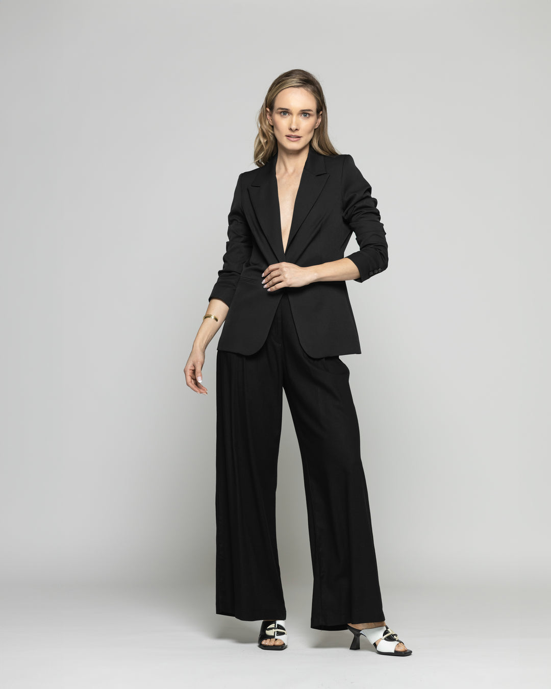 Blazer Mujer Magnolia Clásico Liso Negro Ludovica