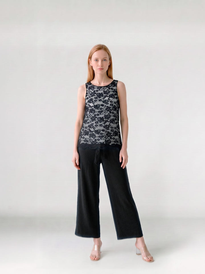 Polera Mujer Renata de Encaje Negro Ludovica