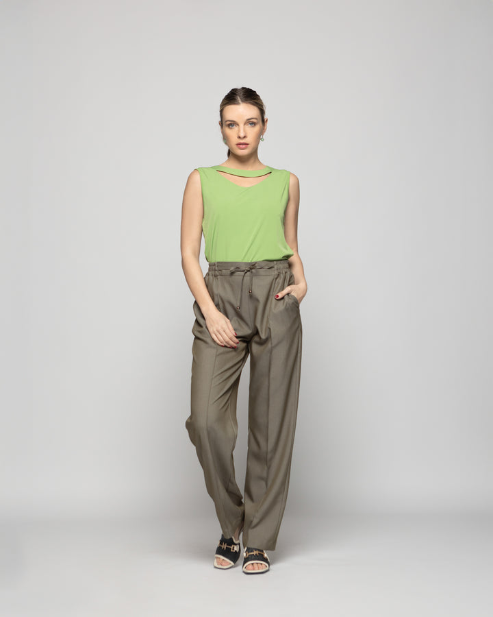 Polera Mujer Narciso Escote Medialuna Sin Mangas Verde Pistacho Ludovica