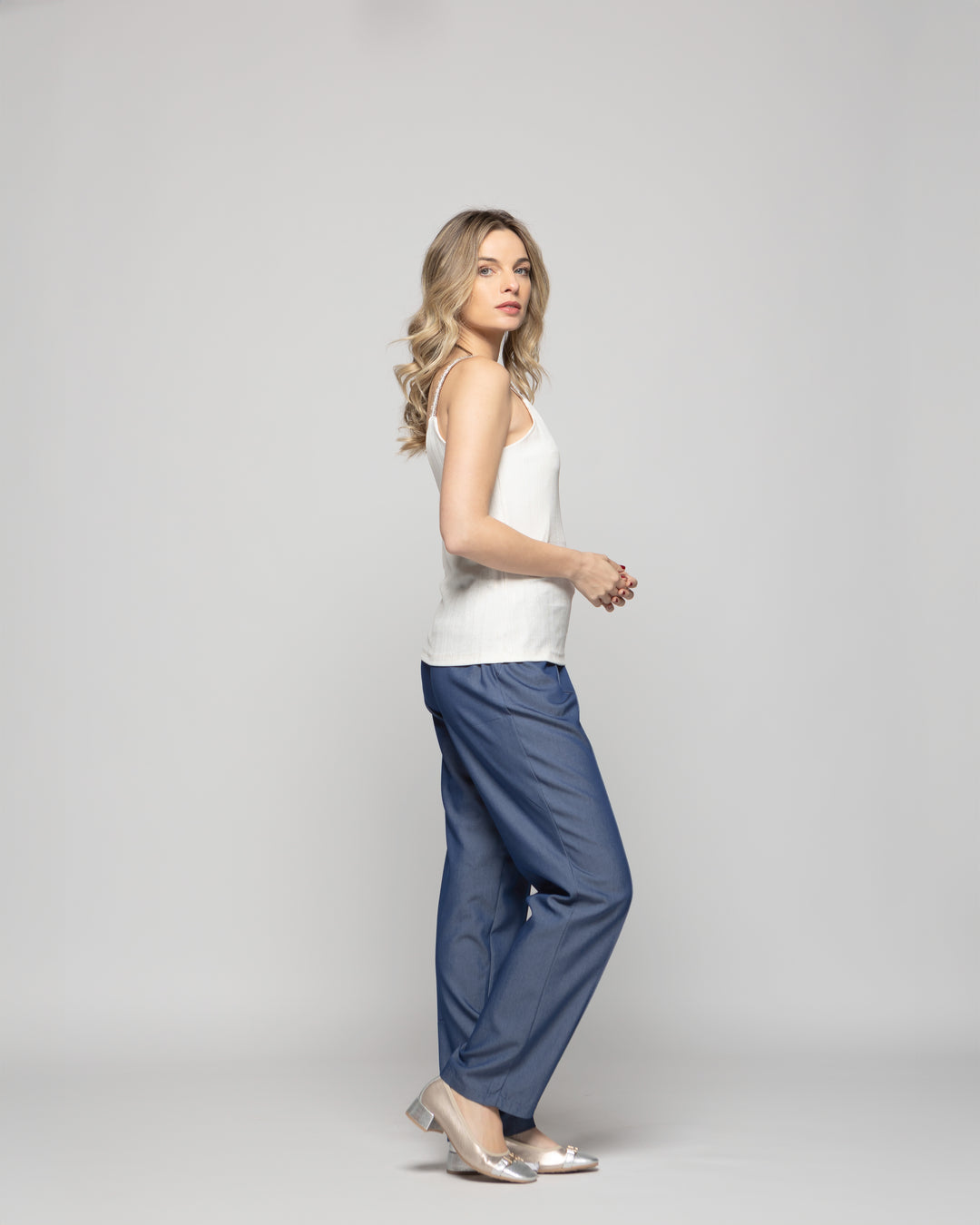 Polera Mujer Nardo Escote V Tirantes Blanca Crudo Ludovica