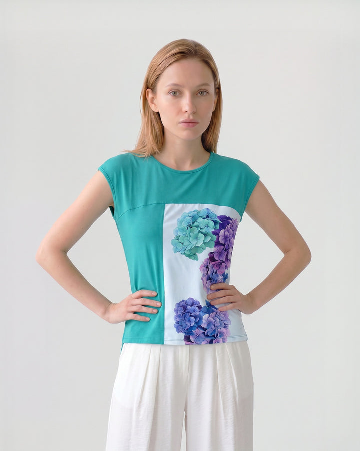 Polera Mujer Flavia Estampado Frontal Esmeralda Ludovica
