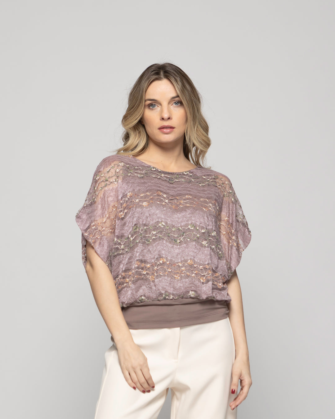 Polera Nigella Manga Caída Encaje Floral Rosado Ludovica