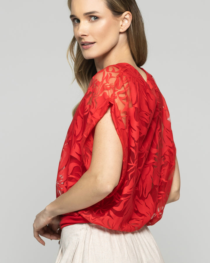 Polera Nigella Manga Caída Encaje Floral Rojo Ludovica