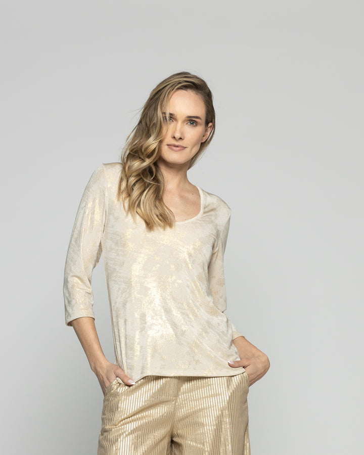 Polera Mujer Petunia Escote Redondo Manga 3/4 Efecto Brillante Beige Ludovica