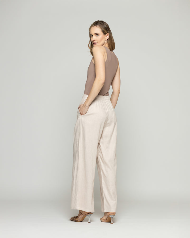Pantalón Mujer Silene Viscosa Con Pinzas Natural Ludovica
