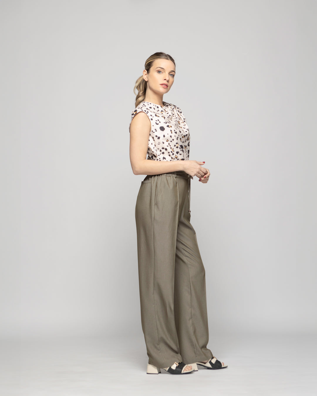 Pantalón Mujer Torenia Viscosa Recto Verde Militar Ludovica
