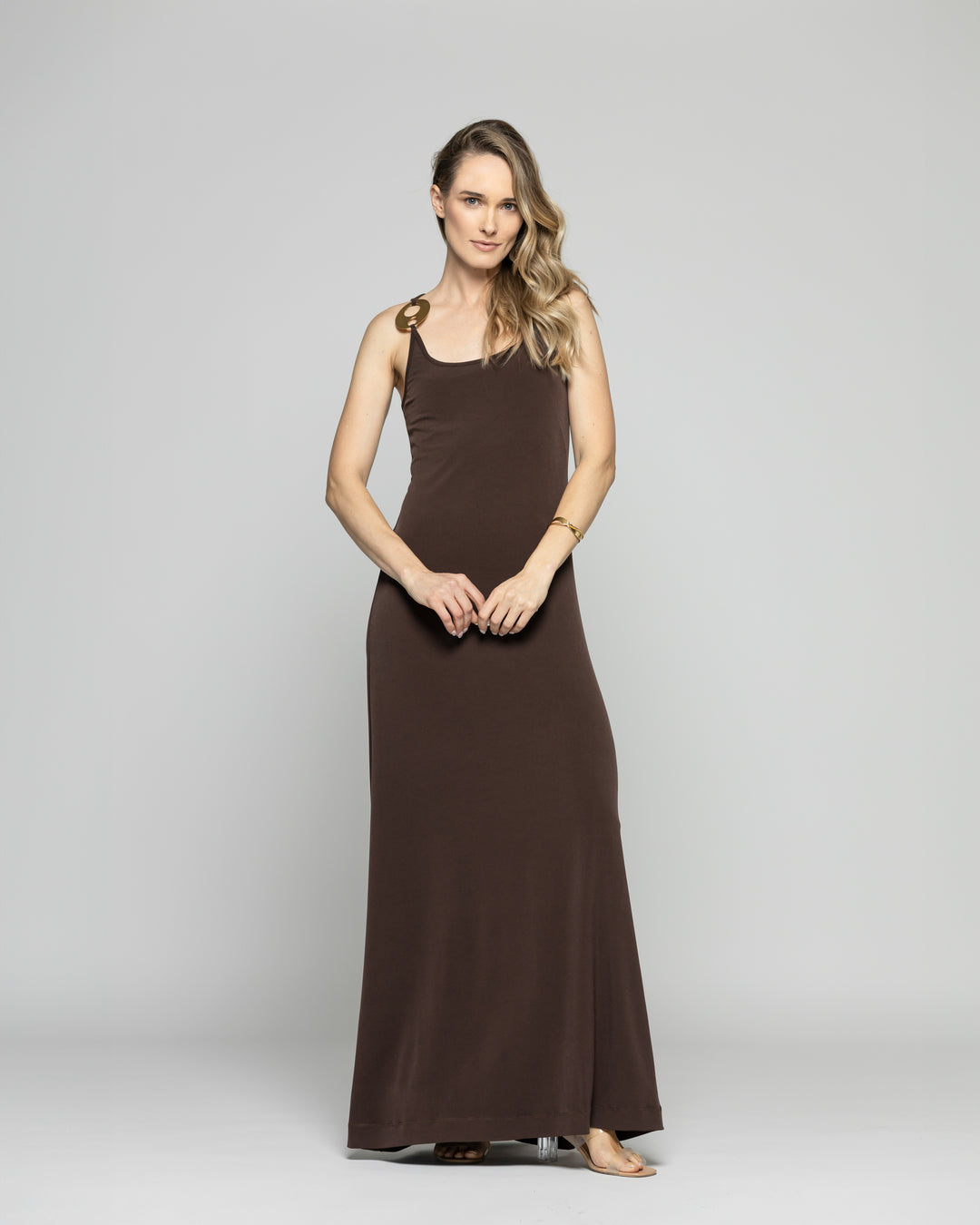 Vestido Mujer Iberis  Tirantes Largo Abertura En La Pierna Con Argolla Metálica Café Chocolate Ludovica
