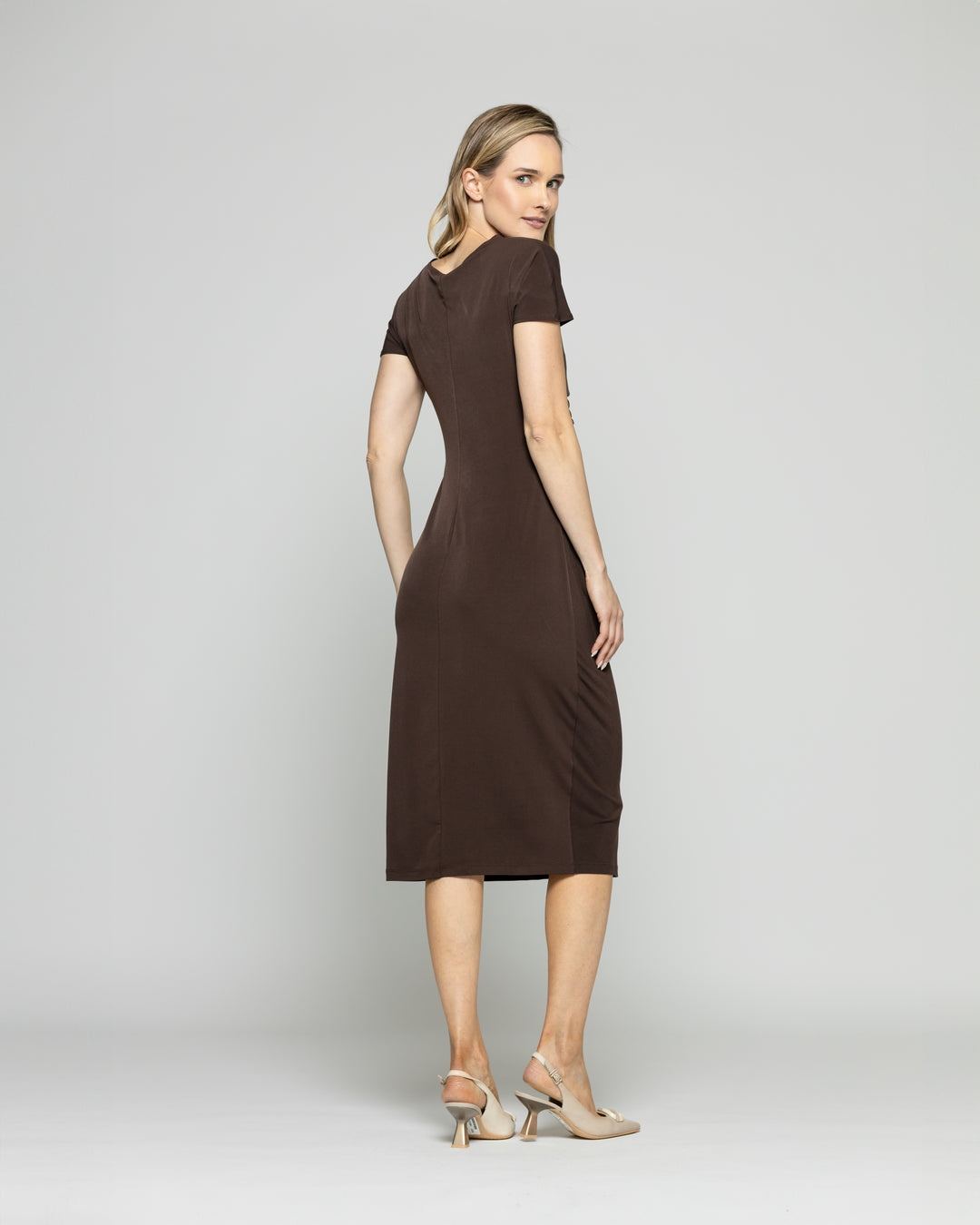Vestido Mujer Alelí Midi Manga Corta Drapeado En Cintura Café Chocolate Ludovica