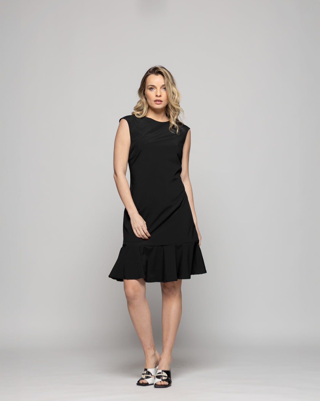 Vestido Mujer Glicina Corto Con Vuelo Manga Corta Escote Redondo Negro Ludovica