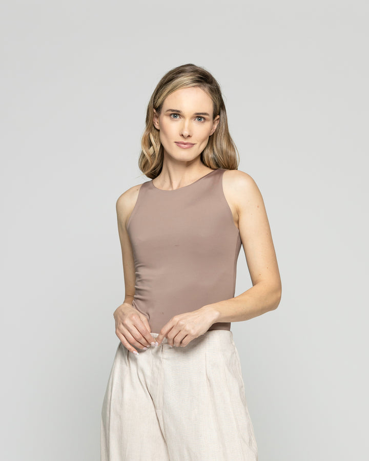 Body Mujer Lantana Escote Redondo Sin Mangas Café Moka Ludovica